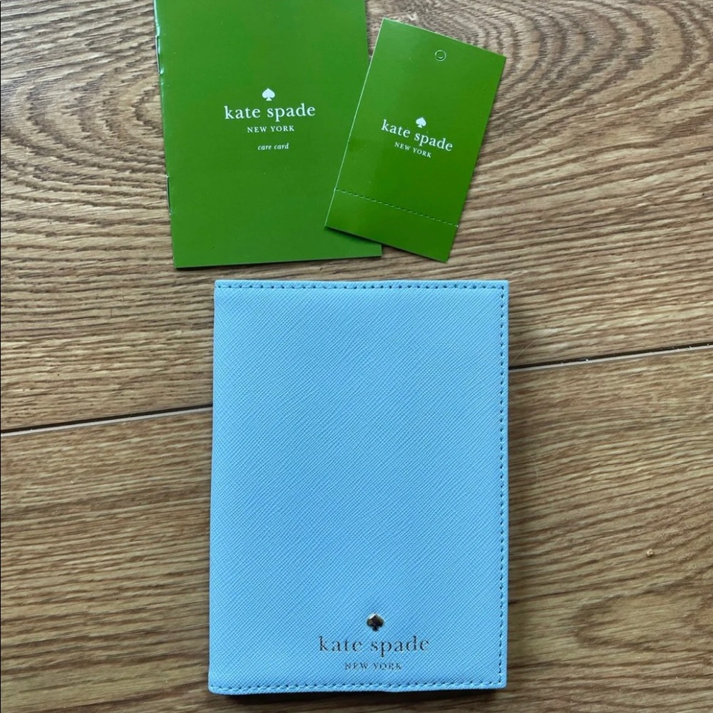 NWT Kate Spade Mika’s Pond Passport Holder